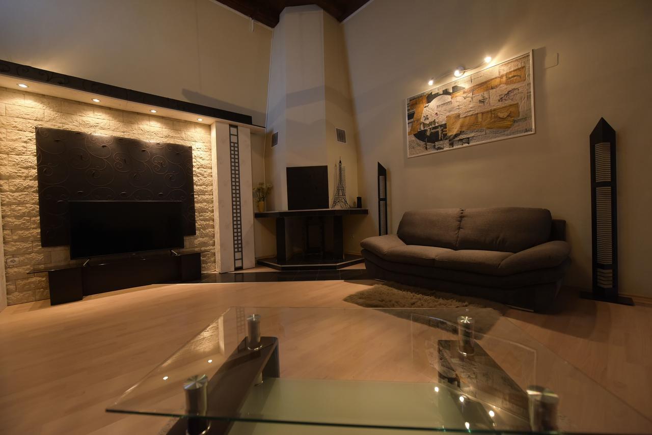 H & V Residence - Split Level Apartment Arad Dış mekan fotoğraf